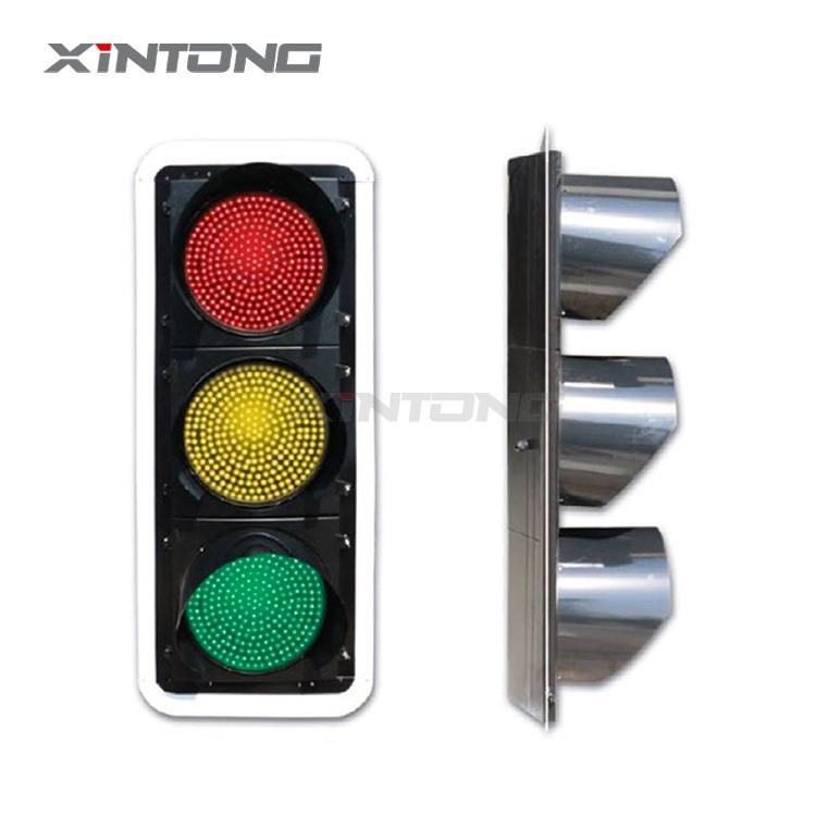 TRAFFIC LIGHT